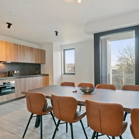 Casiola - Spacious 3 Bedroom With Private Garage