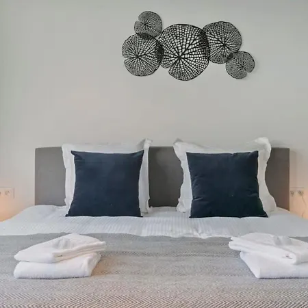 Casiola - Spacious 3 Bedroom With Private Garage 公寓 *