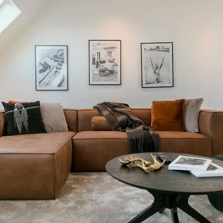 Casiola - Spacious 3 Bedroom With Private Garage * 克诺克－海斯特