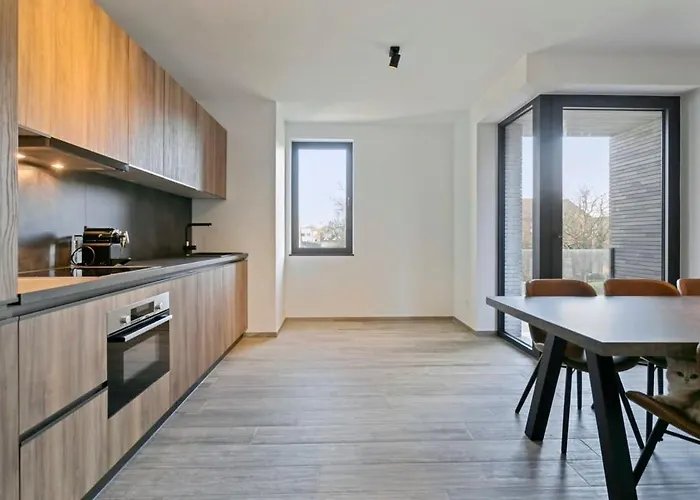 Huswell - Spacious 3 Bedroom With Private Garage アパート クノック・ヘイスト