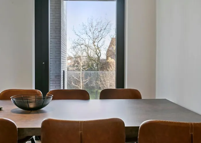 Huswell - Spacious 3 Bedroom With Private Garage Διαμέρισμα *